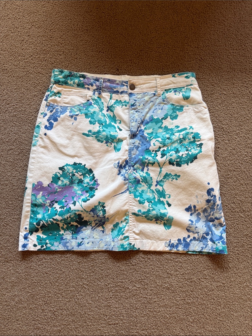 croft & barrow White Mini Skort with Teal, Blue & Purple Floral Print
